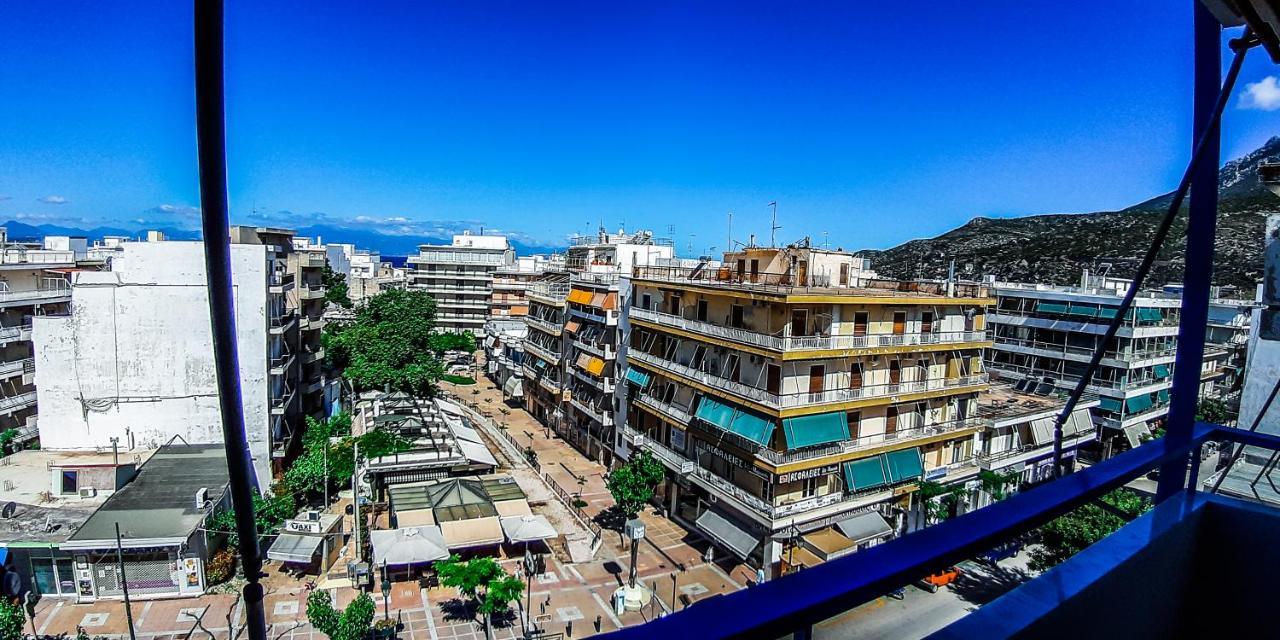 Central Apartment Near The Beach With Huge Private Terrace 루트라키 외부 사진