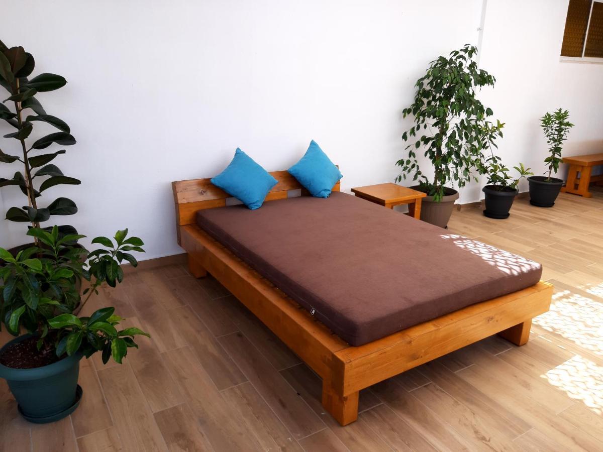 Central Apartment Near The Beach With Huge Private Terrace 루트라키 외부 사진