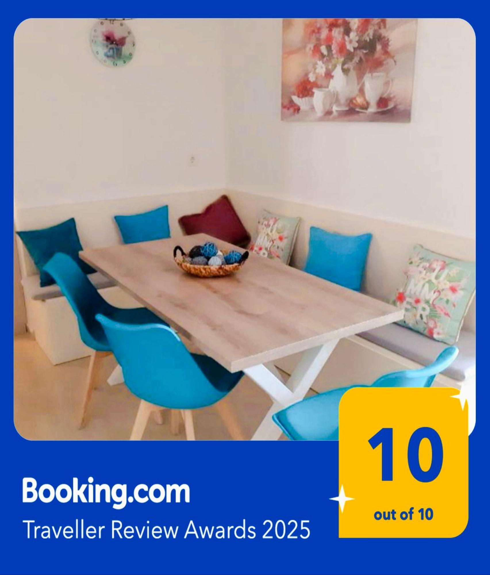 Central Apartment Near The Beach With Huge Private Terrace 루트라키 외부 사진